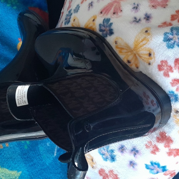 Michael Kors rain boots - Picture 4 of 4